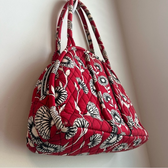 Vera Bradley Red and White Quilted Shoulder Bag - Picture 2 of 16